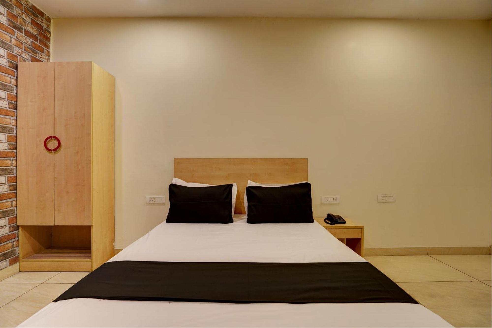 Hotel O Blue Vibes Meerut Ngoại thất bức ảnh