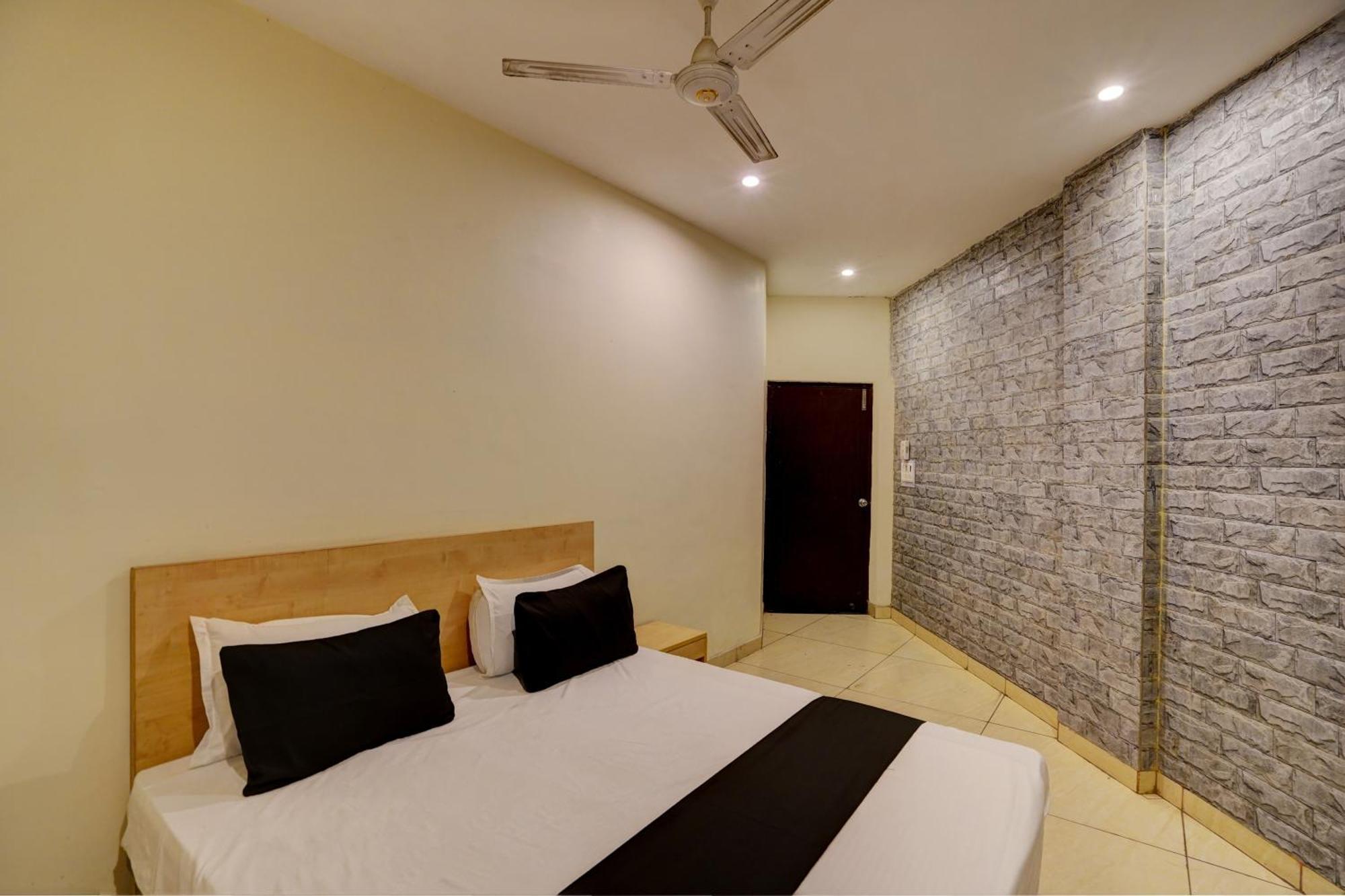 Hotel O Blue Vibes Meerut Ngoại thất bức ảnh
