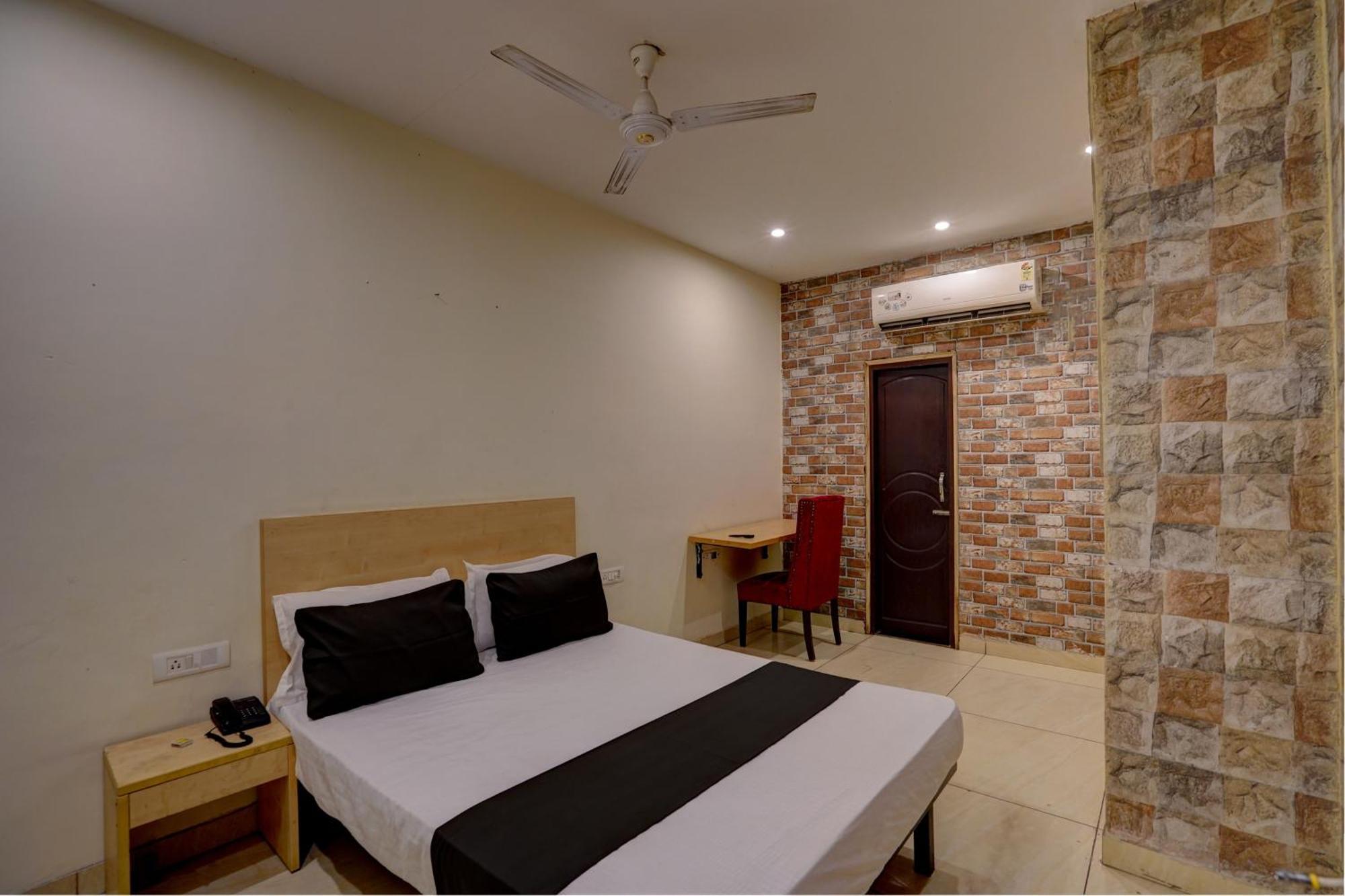 Hotel O Blue Vibes Meerut Ngoại thất bức ảnh