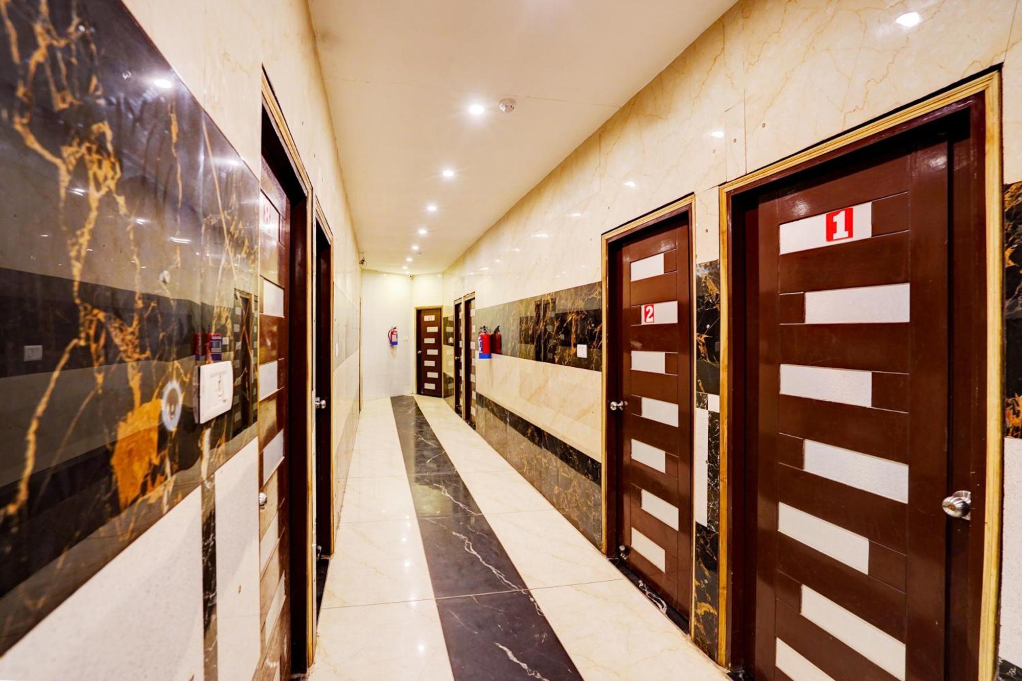 Hotel O Blue Vibes Meerut Ngoại thất bức ảnh